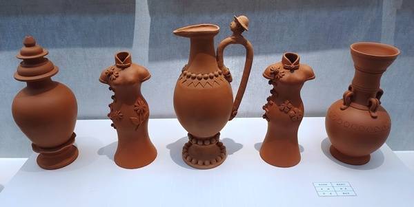 固原市原州区举办民间文艺创作大赛，传承泥塑与刺绣技艺